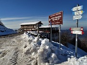 73 Alla Forcella Alta prendo la strada asfaltata per via Monte Tesoro